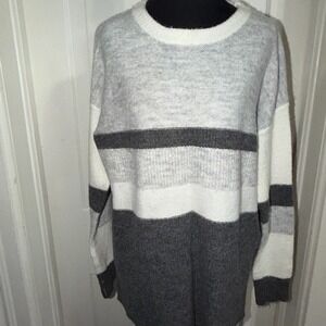Womens 1X sweater striped Gray and White Striped Sweater shirt, top